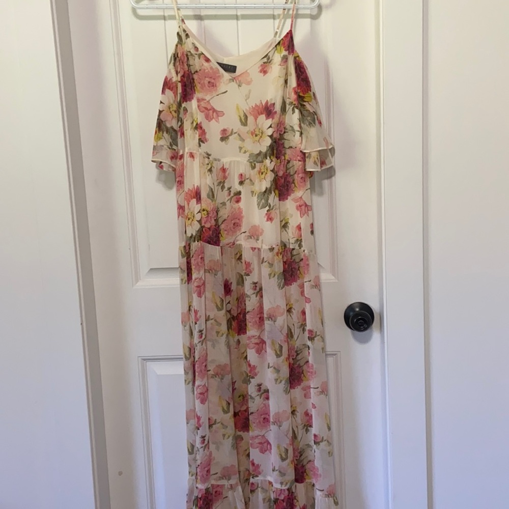 Beautiful floral maxi dress
